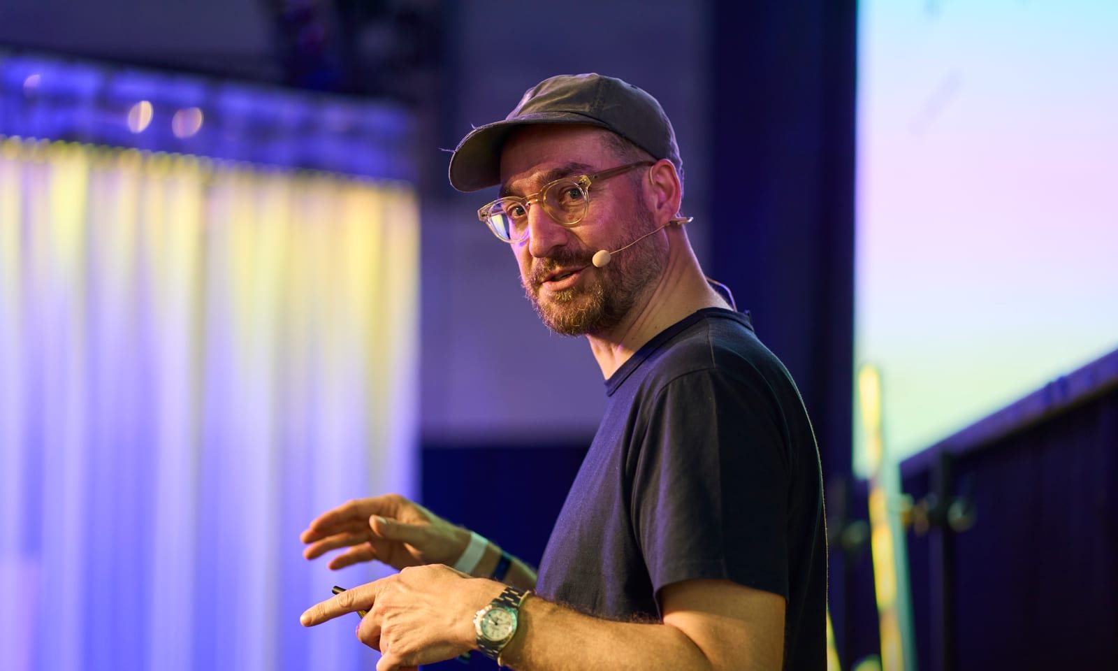 Stephan Baier auf der Bühne beim Future Leader Summit 2026